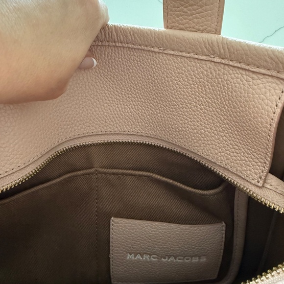 Marc Jacobs Medium Leather Tote - Picture 6 of 6